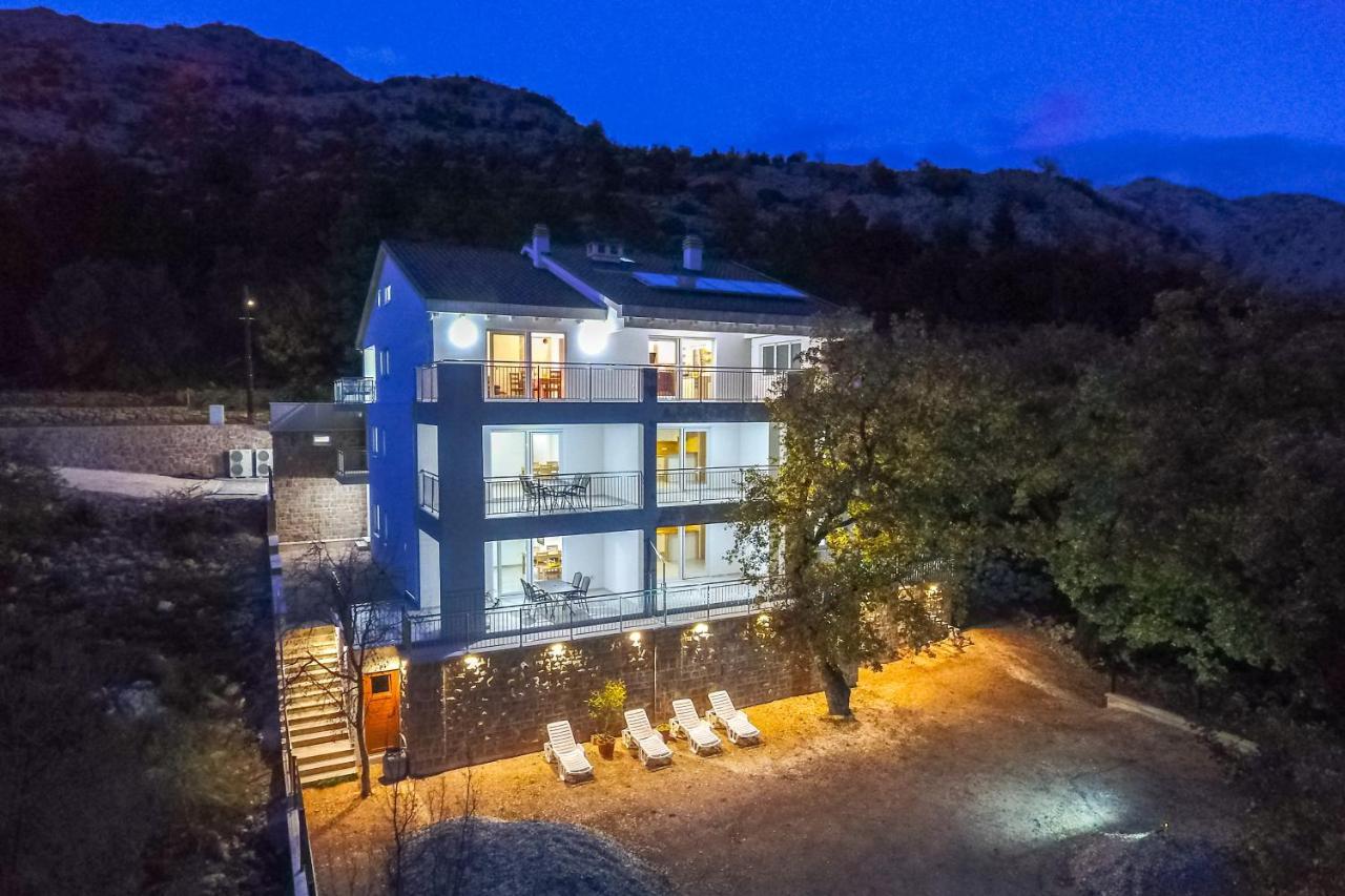 Apartmani Villa Paulo Starigrad Paklenica Exterior foto